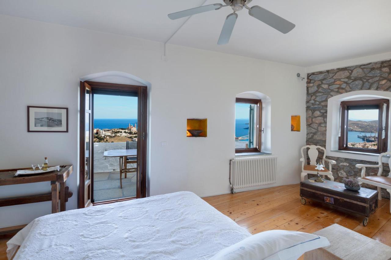Wind Tales Hotel Ermoupoli Bagian luar foto