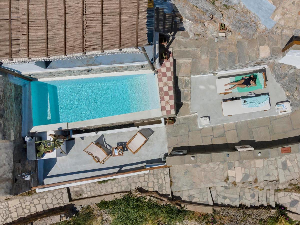 Wind Tales Hotel Ermoupoli Bagian luar foto