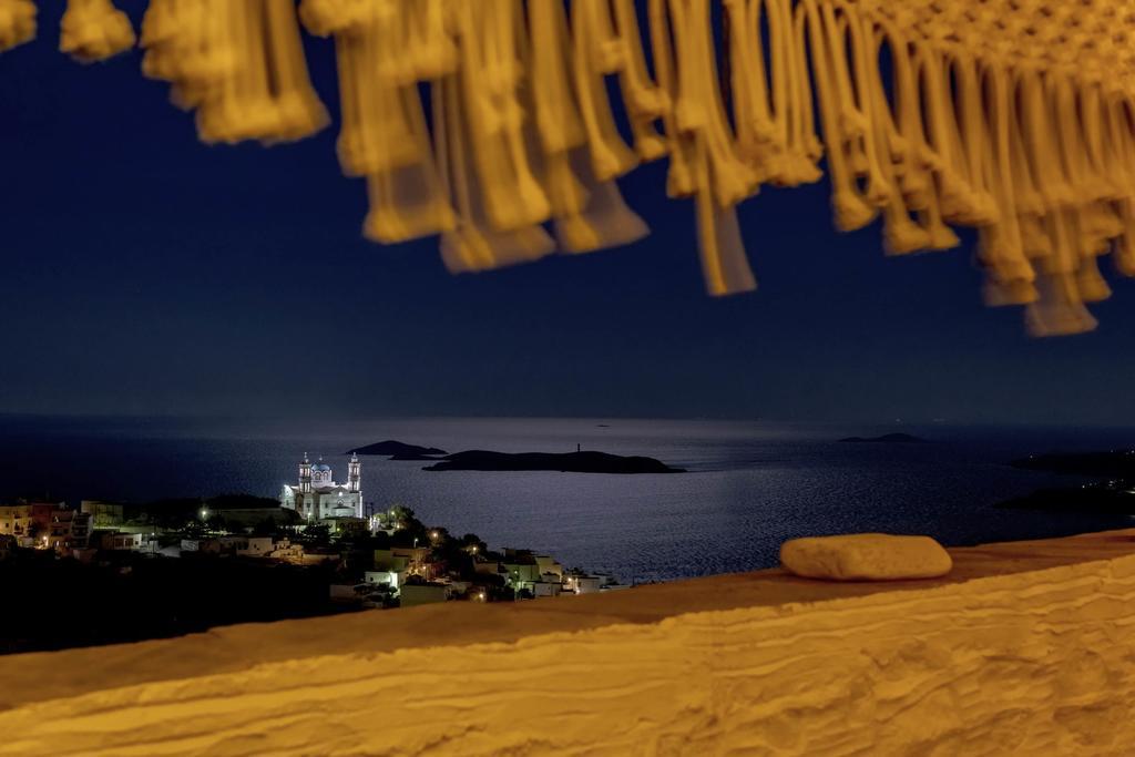 Wind Tales Hotel Ermoupoli Bagian luar foto